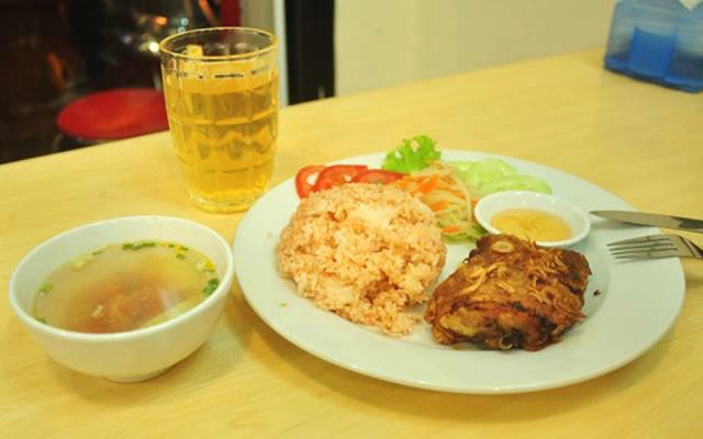 Quán Ăn Thu Trang - Cơm Gà, Hủ Tiếu Xào & Mì Xào