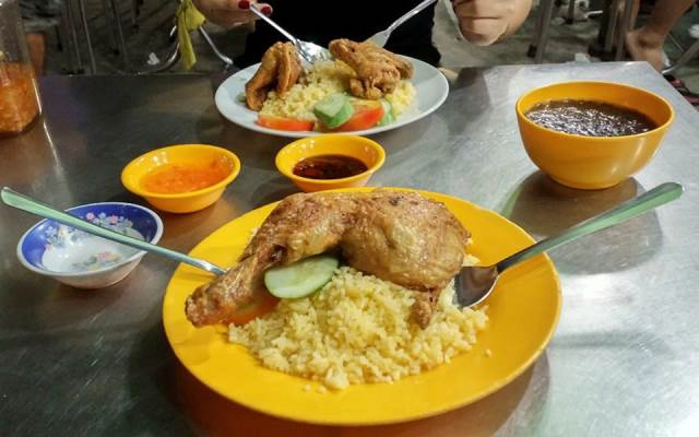 Quán Ăn Thu Trang - Cơm Gà Xối Mỡ