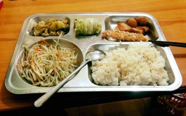 Quán Ăn Thúy Lộc - Bia, Cơm Phở & Các Món Bình Dân