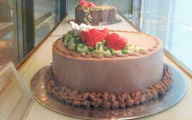 Tiệm Bánh Bakery & Kem Tràng Tiền - Thái Thịnh