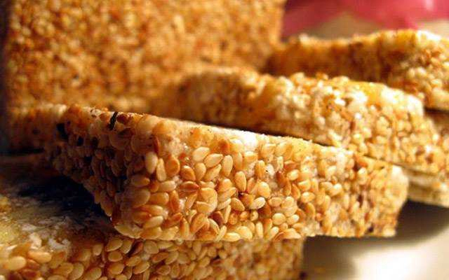 Tiệm Bánh Bánh Cáy, Kẹo Lạc Anh Tâm