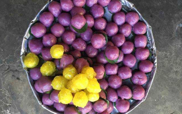 Tiệm Bánh Bánh Ít Bà 4 Mua