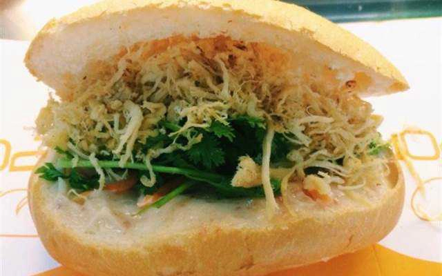 Tiệm Bánh Bánh Mì 102C - Lê Thị Riêng