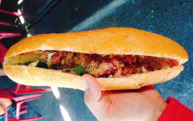 Tiệm Bánh Bánh Mì 72