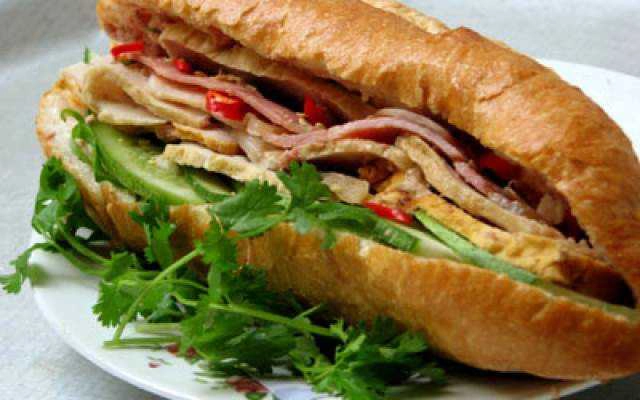 Tiệm Bánh Bánh Mì Đại Phú - Cách Mạng Tháng 8