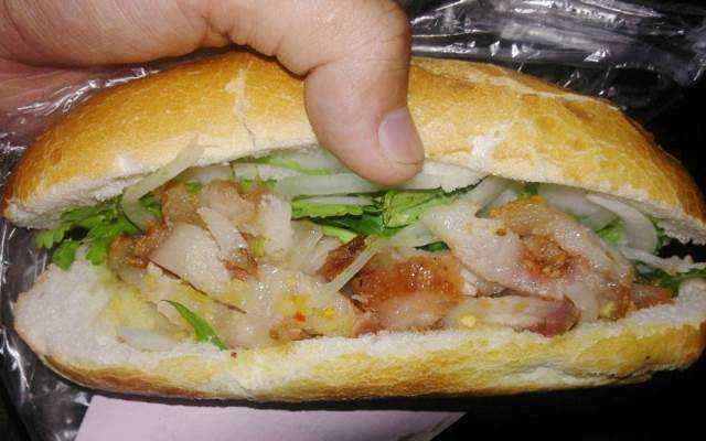 Tiệm Bánh Bánh Mì Giòn Giòn
