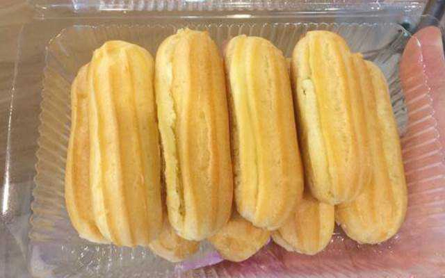 Tiệm Bánh Bánh Mì Hà Nội, Bánh Su Kem & Bánh Flan