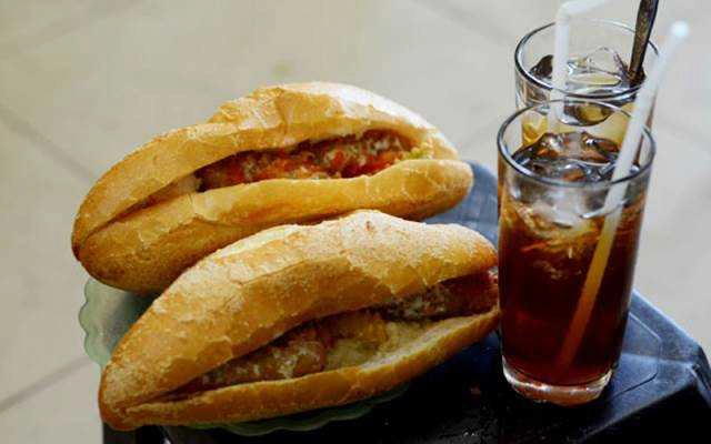 Tiệm Bánh Bánh Mì Hà Nội - Phạm Hùng