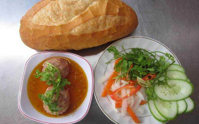 Tiệm Bánh Bánh Mì Hoa