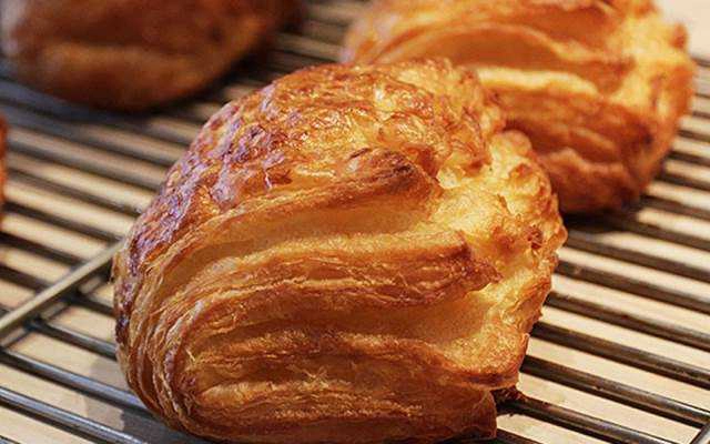 Tiệm Bánh Bánh Mì Hoàng Gia - Lạc Long Quân