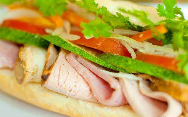 Tiệm Bánh Bánh Mì Hoàng Hoa