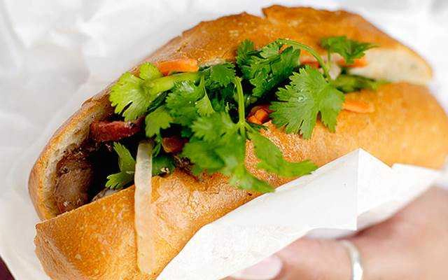 Tiệm Bánh Bánh Mì Hoàng Thanh