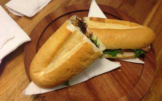 Tiệm Bánh Bánh Mì Hồng Liên