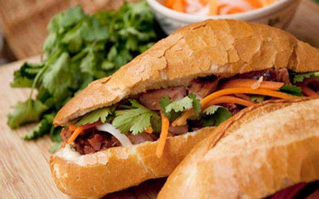 Tiệm Bánh Bánh Mì Hồng Phúc