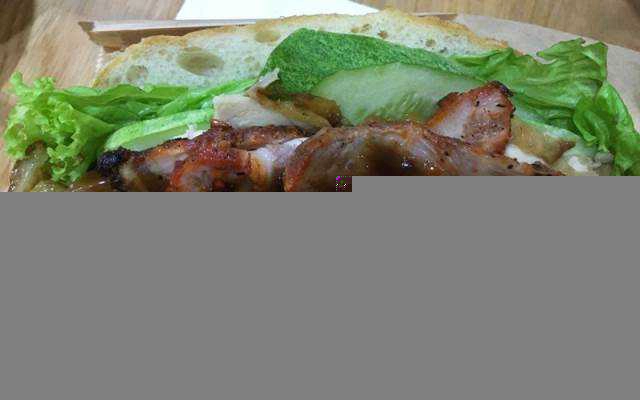 Tiệm Bánh Bánh Mì Kẹp - Ga Quốc Nội