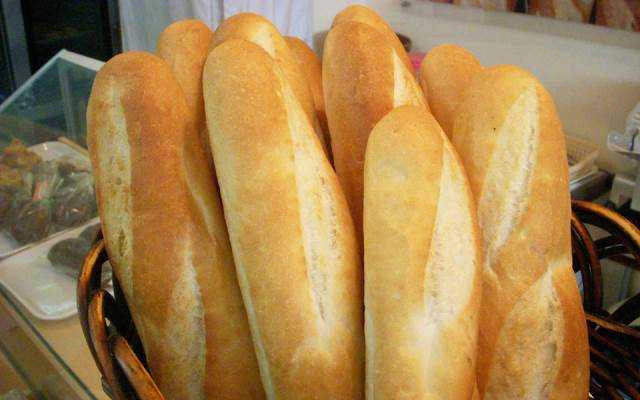 Tiệm Bánh Bánh Mì Long Hòa