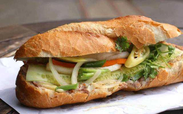 Tiệm Bánh Bánh Mì Nướng & Xoay - Sư Vạn Hạnh