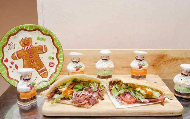 Tiệm Bánh Bánh Mì Nướng & Xoay