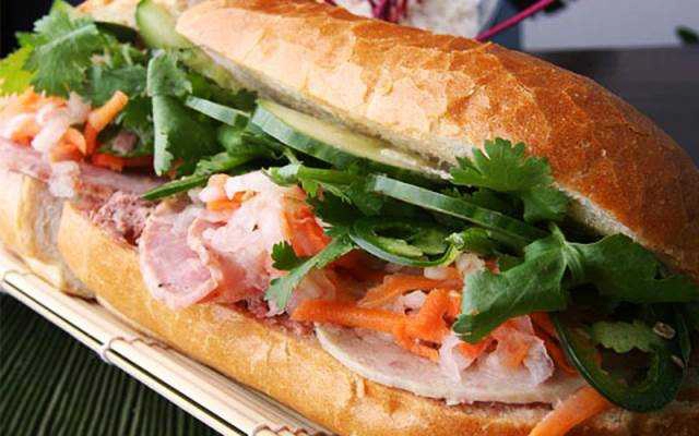 Tiệm Bánh Bánh Mì Phước Hậu