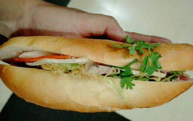 Tiệm Bánh Bánh Mì Thảo Quyên
