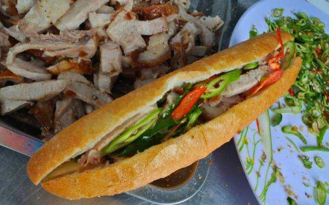 Tiệm Bánh Bánh Mì Thịt Quay Minh Thu