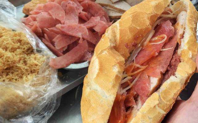Tiệm Bánh Bánh Mì & Xôi Mặn