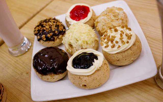 Tiệm Bánh Bánh Su Kem Chewy Junior - Cách Mạng Tháng 8