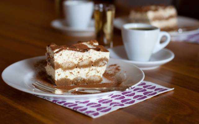 Tiệm Bánh Bánh Tiramisu