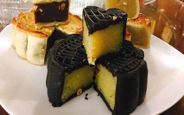 Tiệm Bánh Bánh Trung Thu Đinh Tỵ