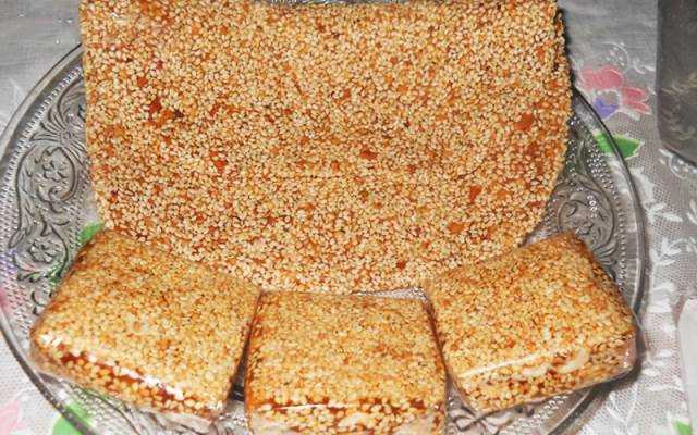 Tiệm Bánh Đại Lí Mè Xửng Thiên Hương 14 - Nguyễn Huệ