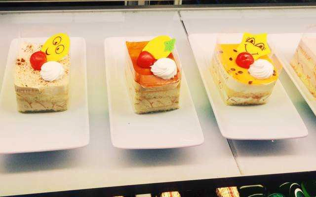 Tiệm Bánh Dung Anh Bakery Coffee - Bãi Cháy