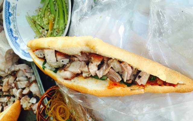Tiệm Bánh Gia Đạt - Bánh Mì Heo Quay