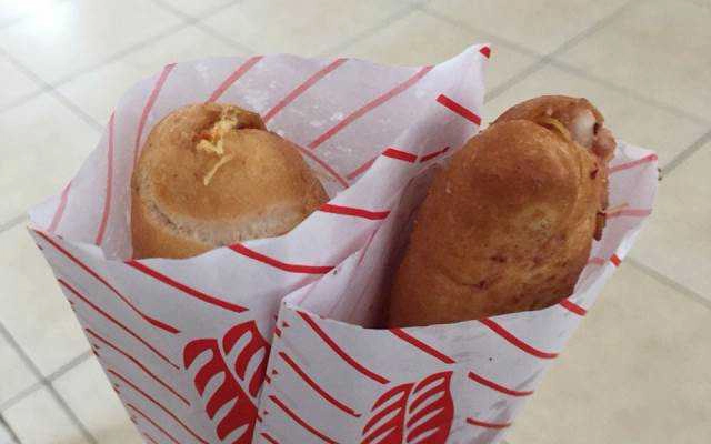 Tiệm Bánh Góc Phố - Bánh Mì Que