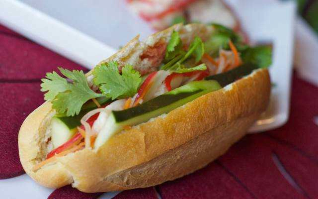 Tiệm Bánh Kim Ngân - Bánh Mì Thịt