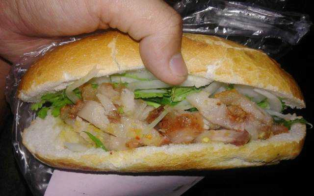 Tiệm Bánh Lê Quốc - Lò Bánh Mì