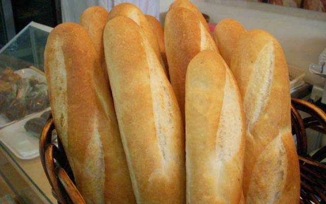 Tiệm Bánh Lò Bánh Mì 24 Giờ