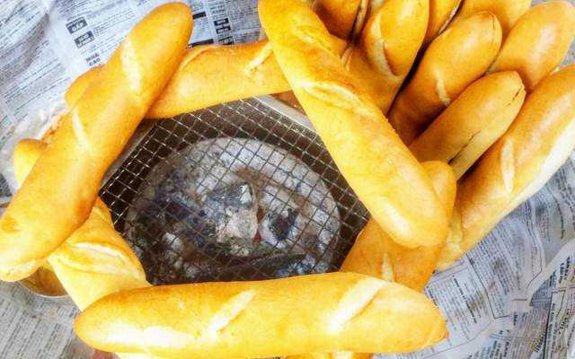 Tiệm Bánh Lò Bánh Mì Cây Bàng - Phan Huy Ích