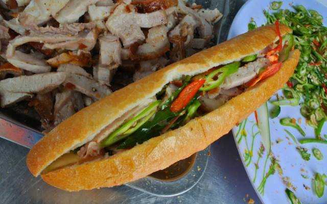 Tiệm Bánh Lò Bánh Mì Phát Tài