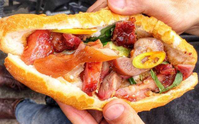 Tiệm Bánh Lò Bánh Mì Phi Thường