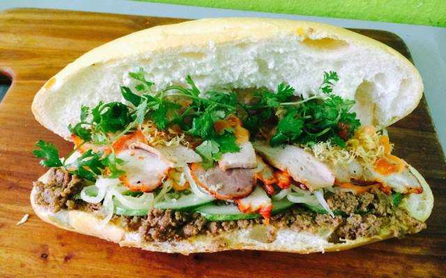 Tiệm Bánh Lò Bánh Mì Tam Bình