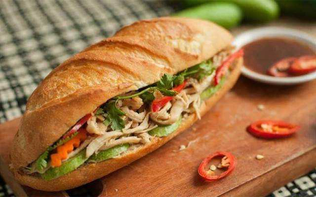 Tiệm Bánh Lò Bánh Mì Vạn Phát