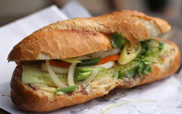 Tiệm Bánh Lò Bánh Mỳ Hương Việt