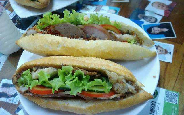 Tiệm Bánh Mỹ Phụng - Bánh Mì Kẹp Chả Bò - Hùng Vương