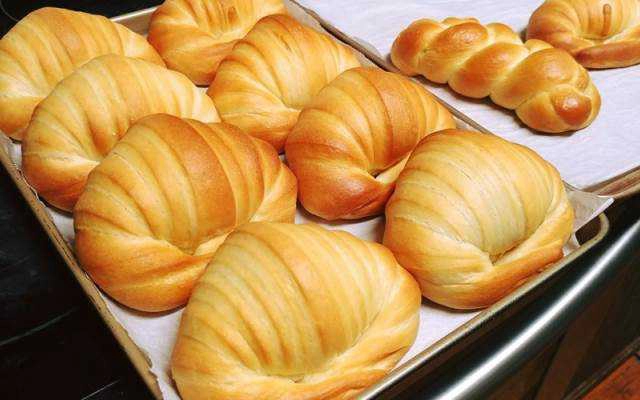 Tiệm Bánh Năm Châu