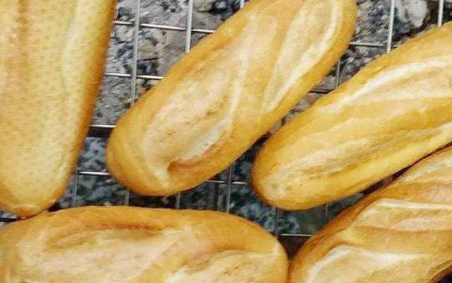 Tiệm Bánh Tám Ba - Bánh Mì Thịt Nguội
