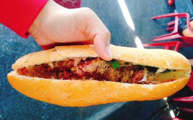 Tiệm Bánh Tấn Phát - Lò Bánh Mì Điện
