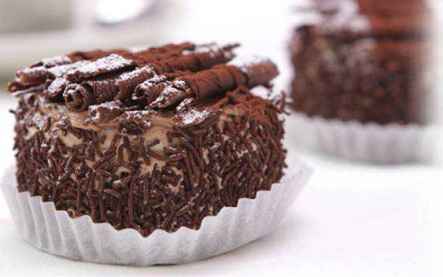Tiệm Bánh Voelker Patissier & Chocolatier - Thảo Điền