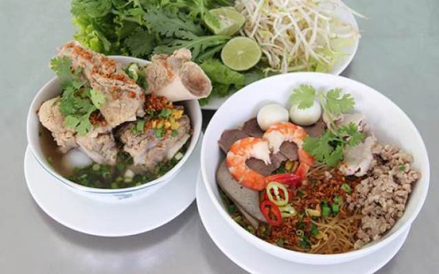 Quán Ăn Tiệm Mì 502