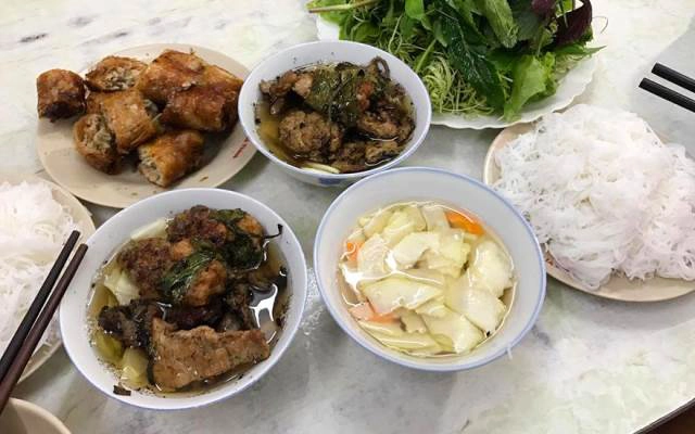Quán Ăn Tiến Thanh - Bánh Cuốn, Bún Chả & Gà Tần