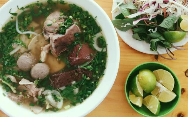 Quán Ăn Tiếu Lâm Quán - Bún Bò Huế